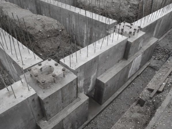 重量鉄骨造と軽量鉄骨造 地震に強いのはどっち 中村建設の家